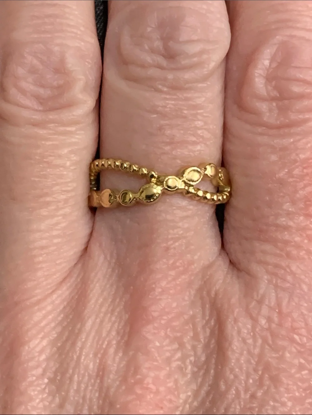 NWT Gold tone wavy textured ring size 7